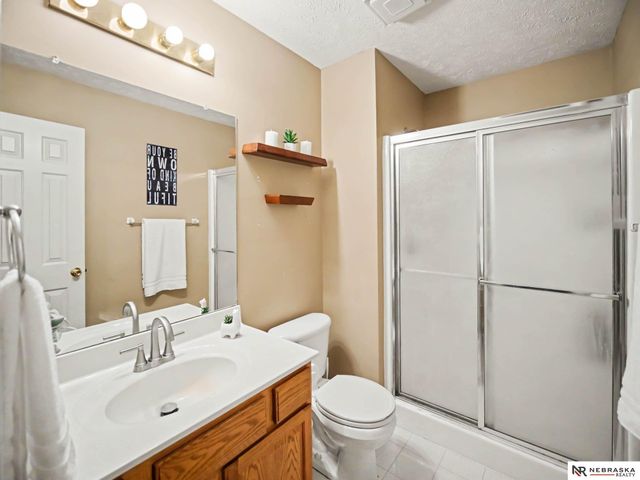 6303 N 131st Street, Omaha, NE 68164