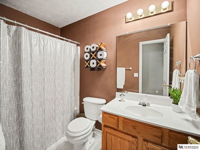 6303 N 131st Street, Omaha, NE 68164