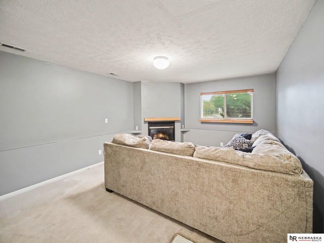 6303 N 131st Street, Omaha, NE 68164