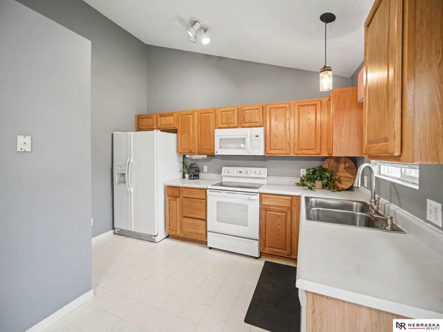 6303 N 131st Street, Omaha, NE 68164