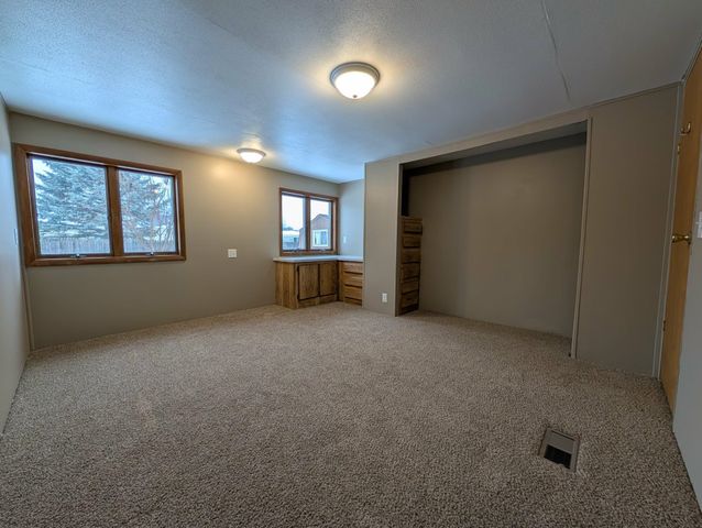 5215 Bertshire Drive, Mount Pleasant, MI 48858