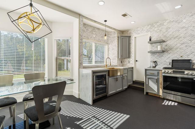 915 S Strathmore Avenue # I, Lindsay, CA 93274