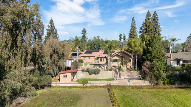 915 S Strathmore Avenue # I, Lindsay, CA 93274