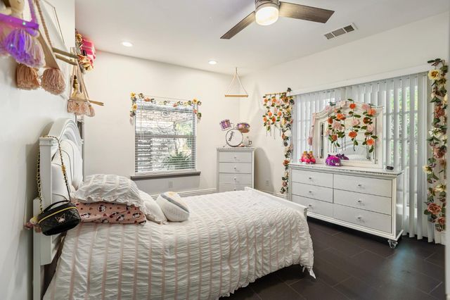 915 S Strathmore Avenue # I, Lindsay, CA 93274