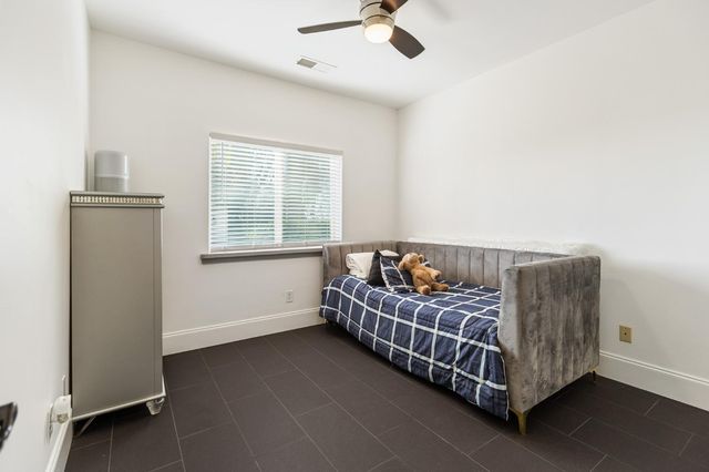 915 S Strathmore Avenue # I, Lindsay, CA 93274