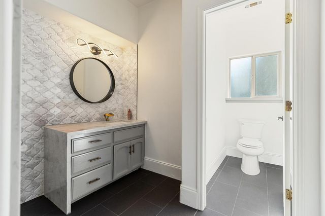 915 S Strathmore Avenue # I, Lindsay, CA 93274