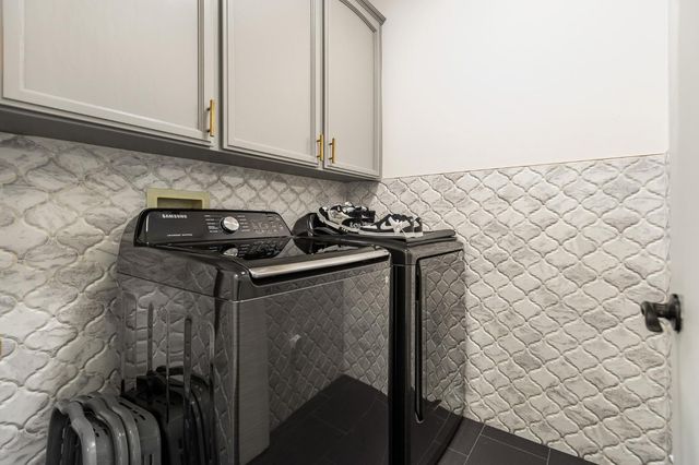 915 S Strathmore Avenue # I, Lindsay, CA 93274