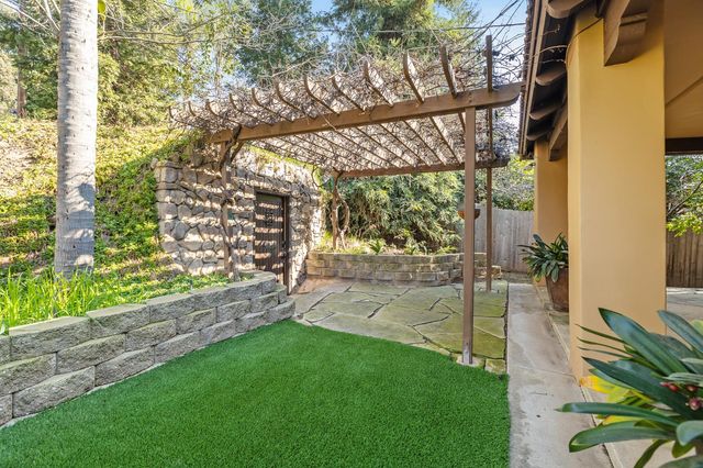 915 S Strathmore Avenue # I, Lindsay, CA 93274