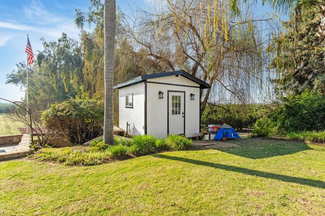 915 S Strathmore Avenue # I, Lindsay, CA 93274