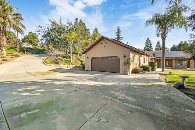 915 S Strathmore Avenue # I, Lindsay, CA 93274