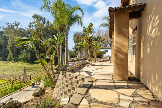 915 S Strathmore Avenue # I, Lindsay, CA 93274