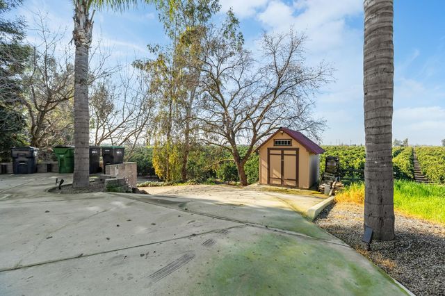 915 S Strathmore Avenue # I, Lindsay, CA 93274