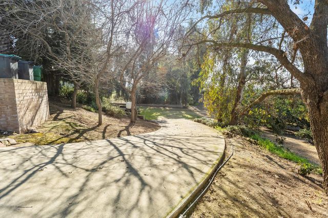 915 S Strathmore Avenue # I, Lindsay, CA 93274