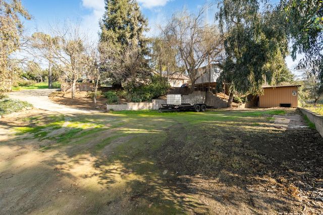 915 S Strathmore Avenue # I, Lindsay, CA 93274