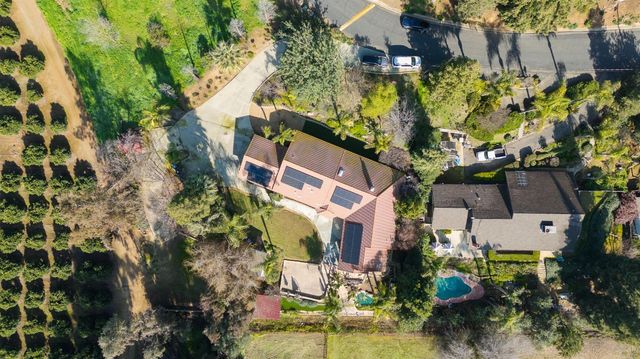 915 S Strathmore Avenue # I, Lindsay, CA 93274