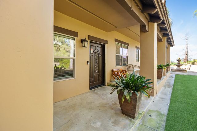 915 S Strathmore Avenue # I, Lindsay, CA 93274