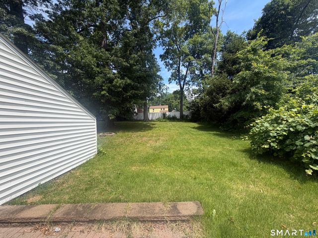 16 Harding Avenue, Newington, CT 06111