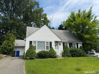 16 Harding Avenue, Newington, CT 06111