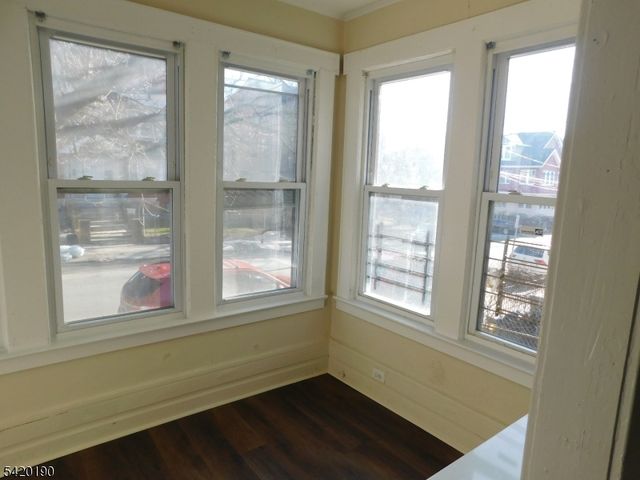 282 Renner Ave, Newark City, NJ 07112