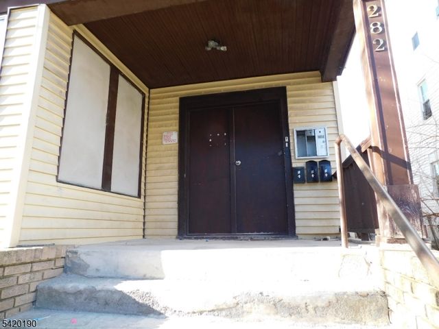 282 Renner Ave, Newark City, NJ 07112