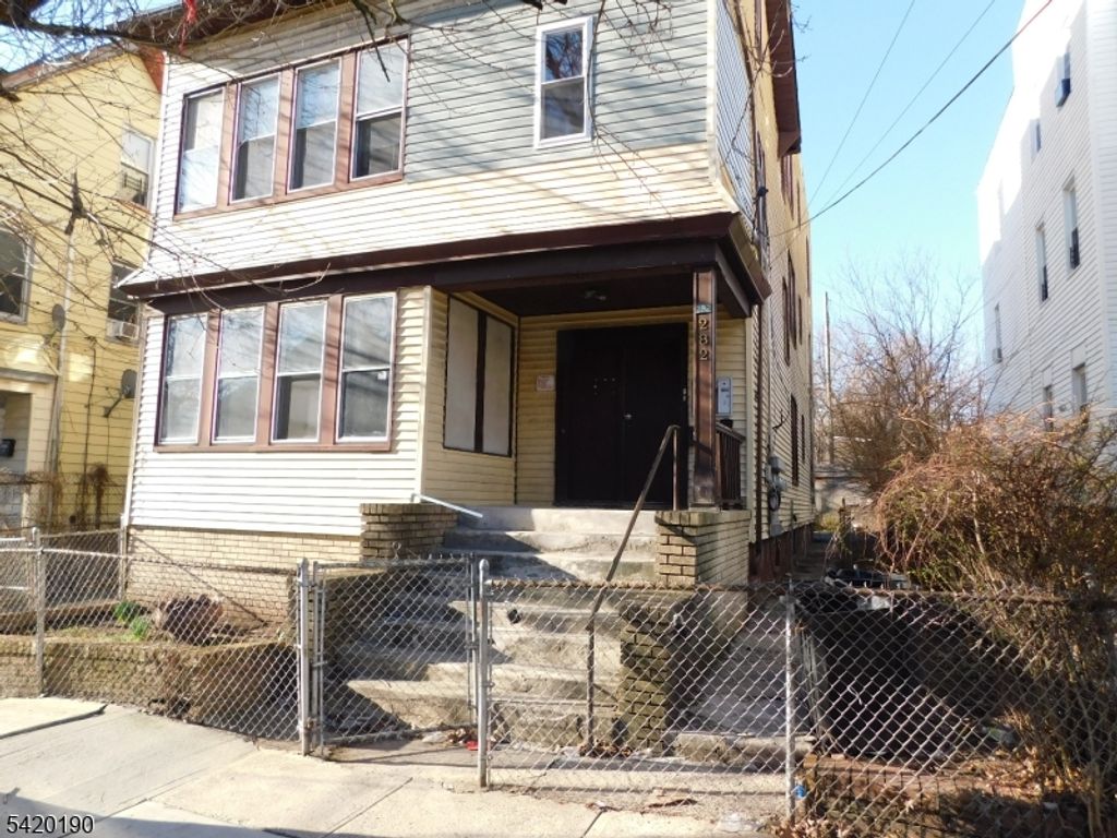 282 Renner Ave, Newark City, NJ 07112
