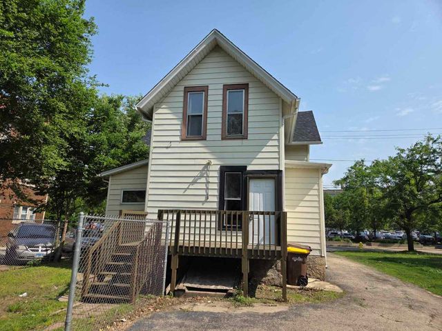 1327 Charles Street, Rockford, IL 61104