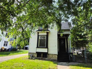 1327 Charles Street, Rockford, IL 61104