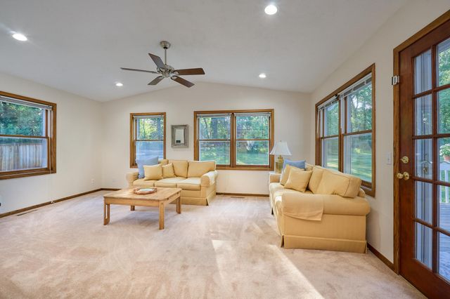 18300 32nd Avenue N, Plymouth, MN 55447