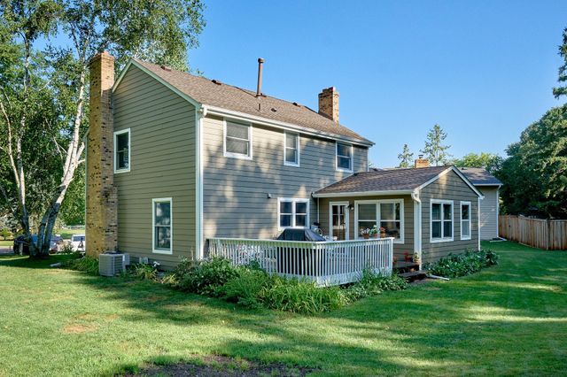 18300 32nd Avenue N, Plymouth, MN 55447