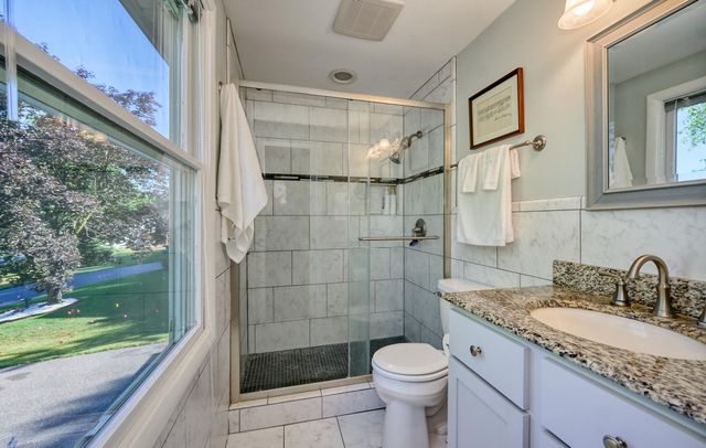 18300 32nd Avenue N, Plymouth, MN 55447