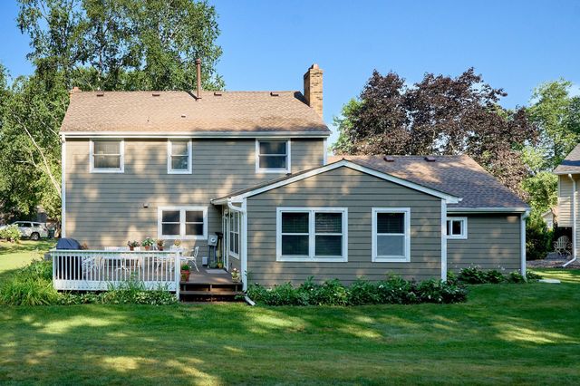 18300 32nd Avenue N, Plymouth, MN 55447