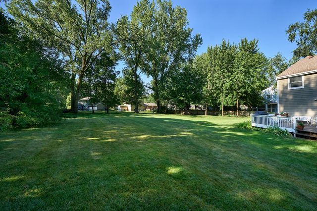 18300 32nd Avenue N, Plymouth, MN 55447