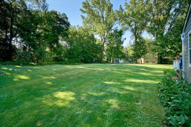 18300 32nd Avenue N, Plymouth, MN 55447