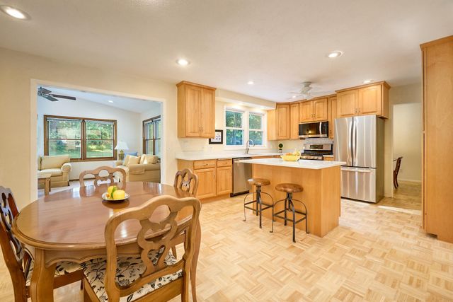 18300 32nd Avenue N, Plymouth, MN 55447