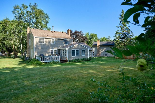 18300 32nd Avenue N, Plymouth, MN 55447