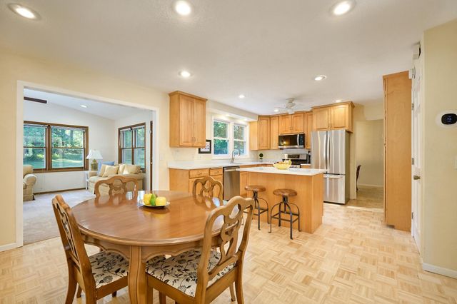 18300 32nd Avenue N, Plymouth, MN 55447