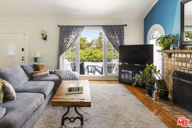 1569 S Orange Grove Avenue, Los Angeles, CA 90019