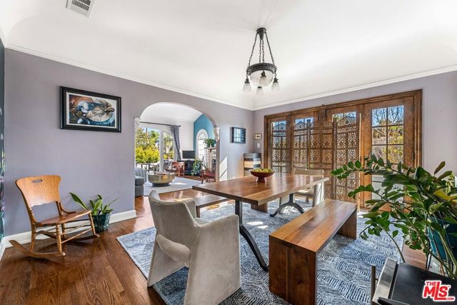 1569 S Orange Grove Avenue, Los Angeles, CA 90019