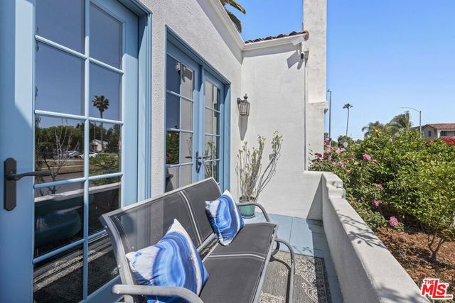 1569 S Orange Grove Avenue, Los Angeles, CA 90019