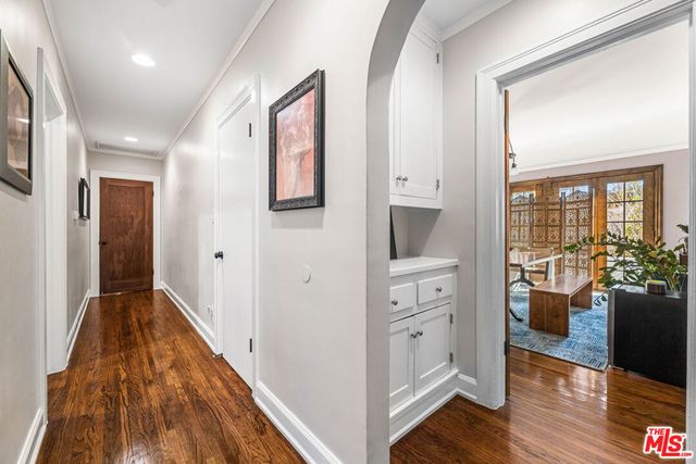 1569 S Orange Grove Avenue, Los Angeles, CA 90019