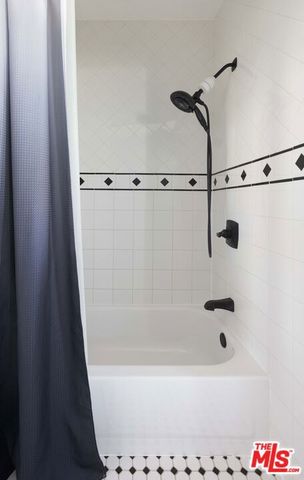 1569 S Orange Grove Avenue, Los Angeles, CA 90019