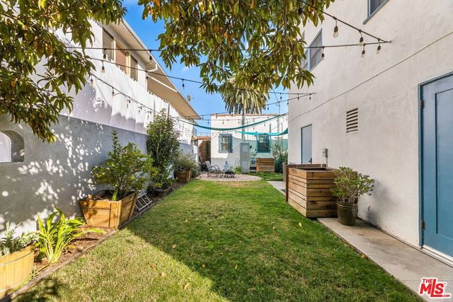 1569 S Orange Grove Avenue, Los Angeles, CA 90019