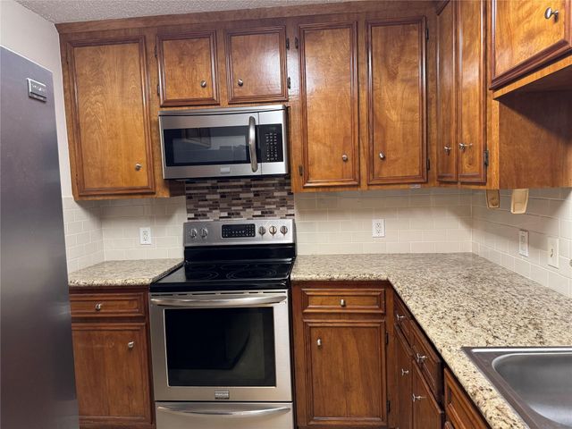 13784 Hollowgreen Drive, Houston, TX 77082