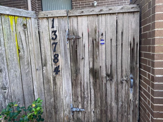 13784 Hollowgreen Drive, Houston, TX 77082