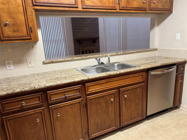 13784 Hollowgreen Drive, Houston, TX 77082