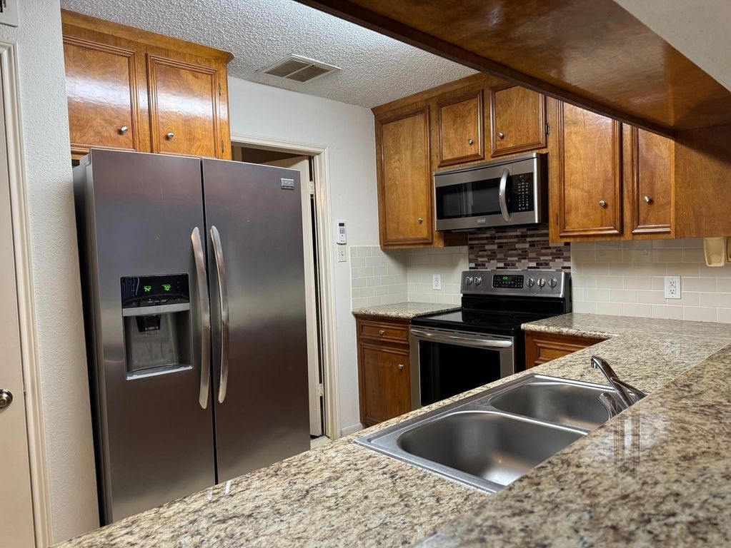 13784 Hollowgreen Drive, Houston, TX 77082