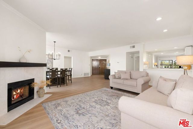 828 S Bedford Street 202, Los Angeles, CA 90035