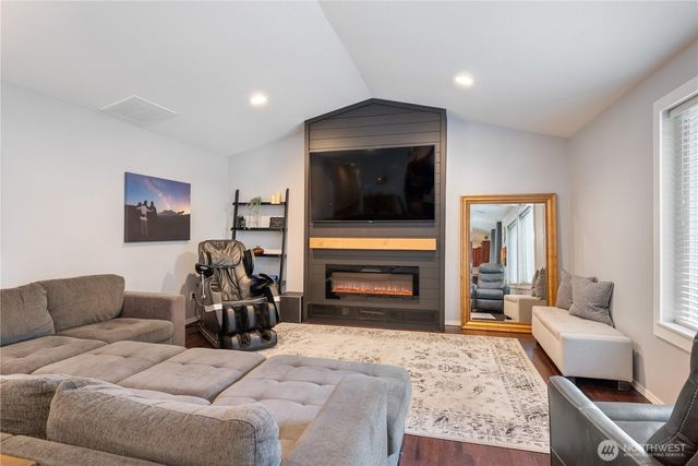 156 Wyatt Drive, Kelso, WA 98626