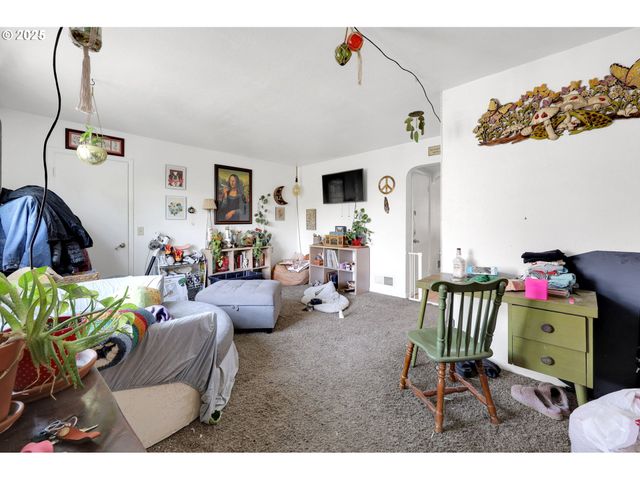 3118 RICHARD Ave, Eugene, OR 97402