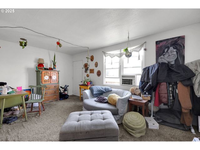 3118 RICHARD Ave, Eugene, OR 97402